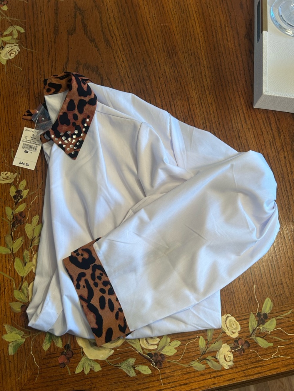 NWT Ashley Stewart White Button-Up with Leopard Print Studded Collar